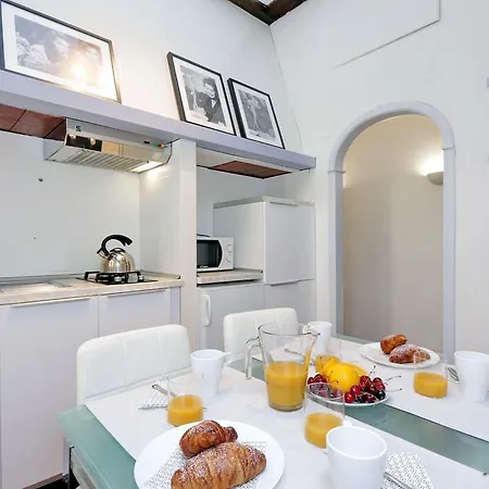 Laterano 238 * רומא